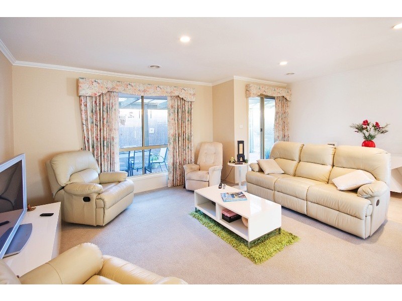 2 Retreat Circuit, Beaconsfield VIC 3807