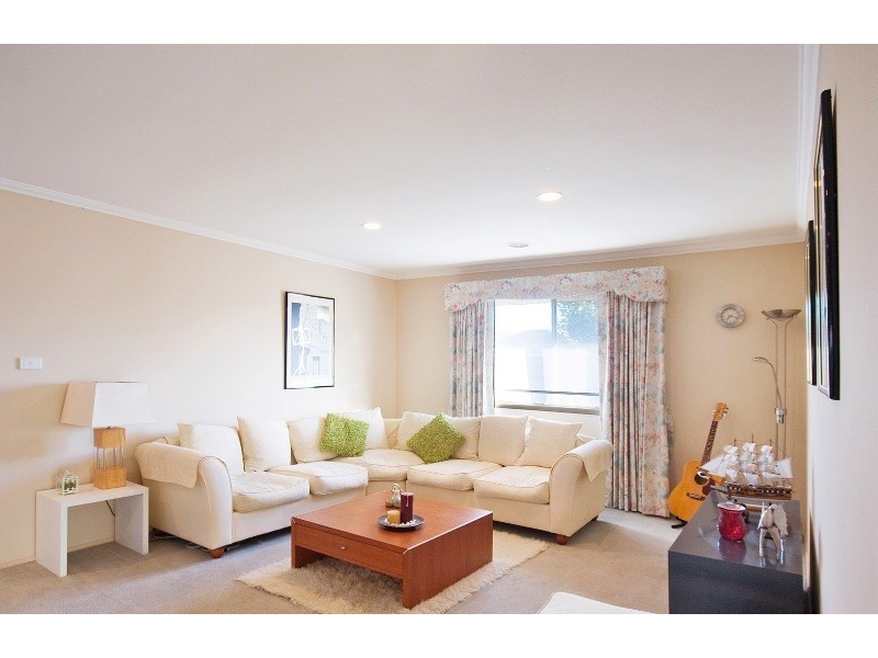 2 Retreat Circuit, Beaconsfield VIC 3807