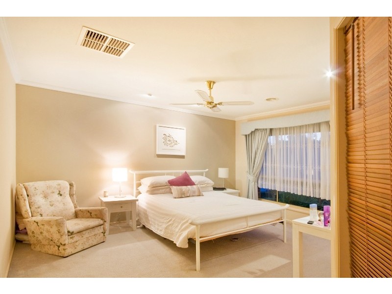 2 Retreat Circuit, Beaconsfield VIC 3807
