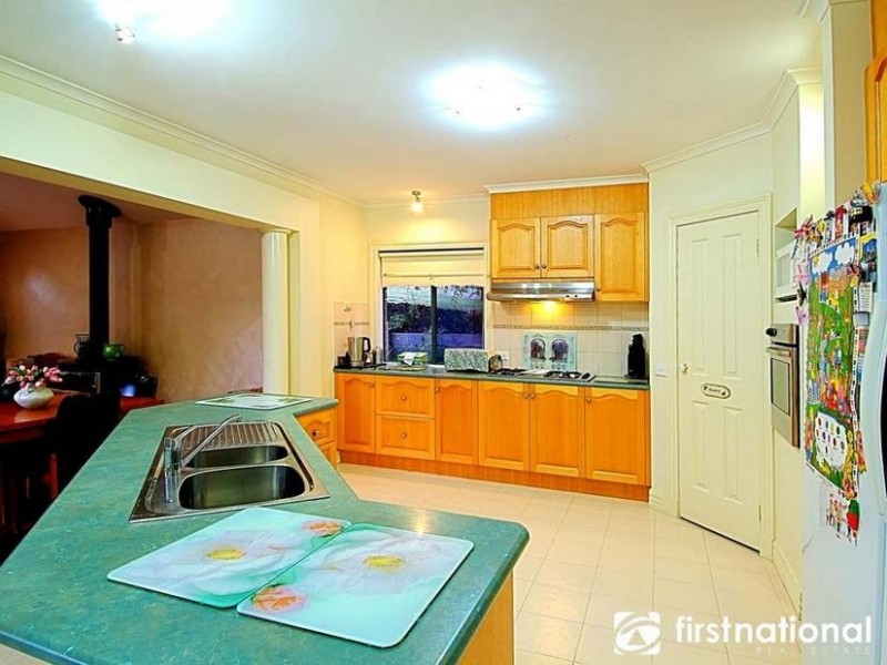 11 Gavinton Place, Berwick VIC 3806