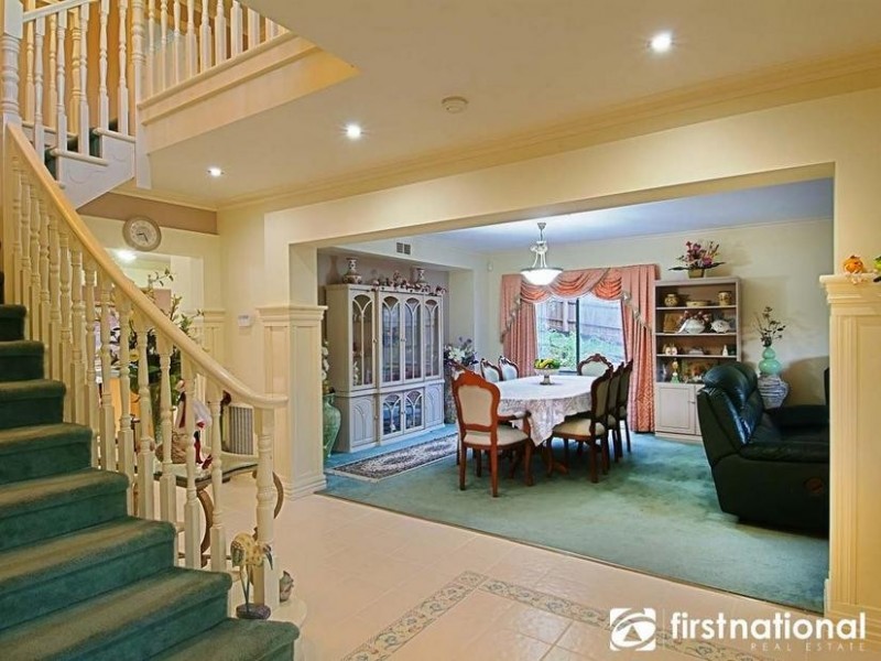 11 Gavinton Place, Berwick VIC 3806