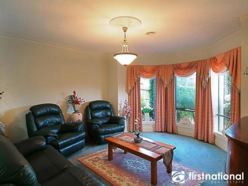 11 Gavinton Place, Berwick VIC 3806