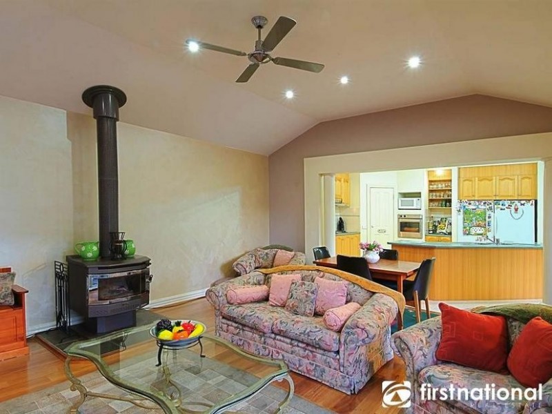 11 Gavinton Place, Berwick VIC 3806