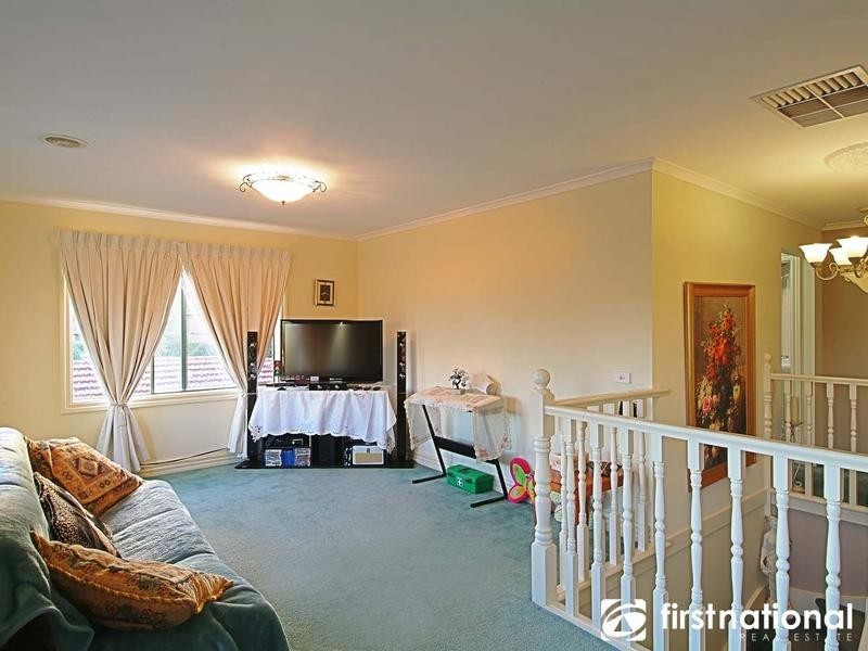 11 Gavinton Place, Berwick VIC 3806