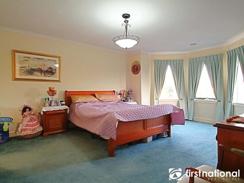 11 Gavinton Place, Berwick VIC 3806