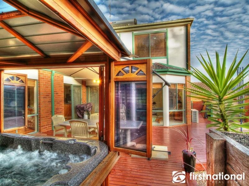 11 Gavinton Place, Berwick VIC 3806