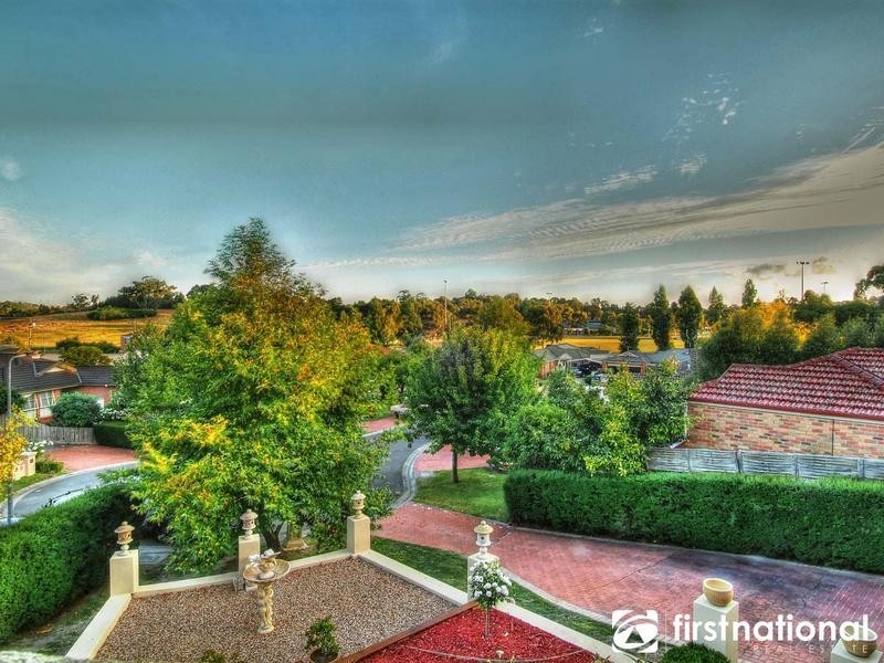 11 Gavinton Place, Berwick VIC 3806