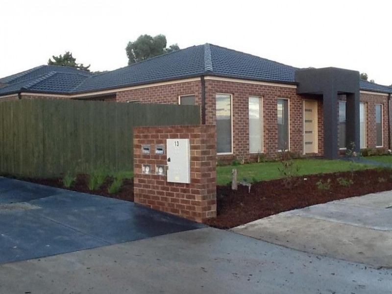 2/13 Damon Close, Narre Warren South VIC 3805