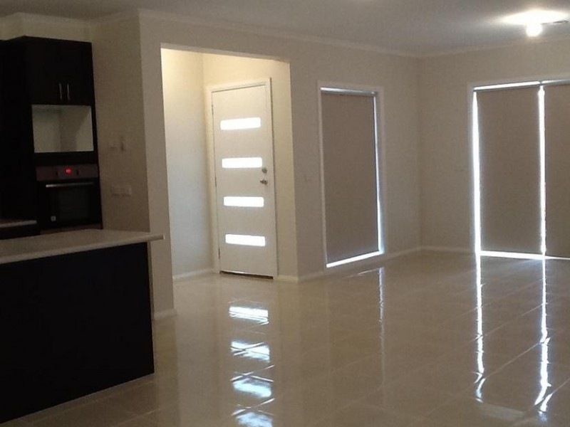 2/13 Damon Close, Narre Warren South VIC 3805