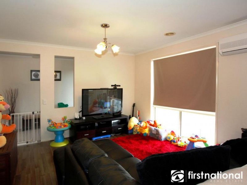 16 Harrington Drive, Narre Warren South VIC 3805