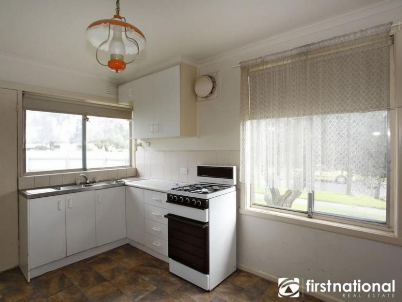 2/2-4 Gordon Street, Cranbourne VIC 3977