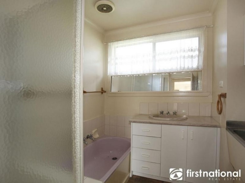 2/2-4 Gordon Street, Cranbourne VIC 3977