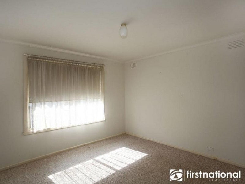 2/2-4 Gordon Street, Cranbourne VIC 3977