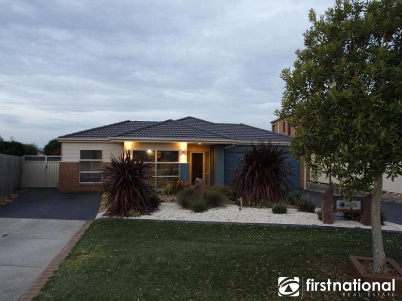 4 Blandford Crescent, Narre Warren South VIC 3805