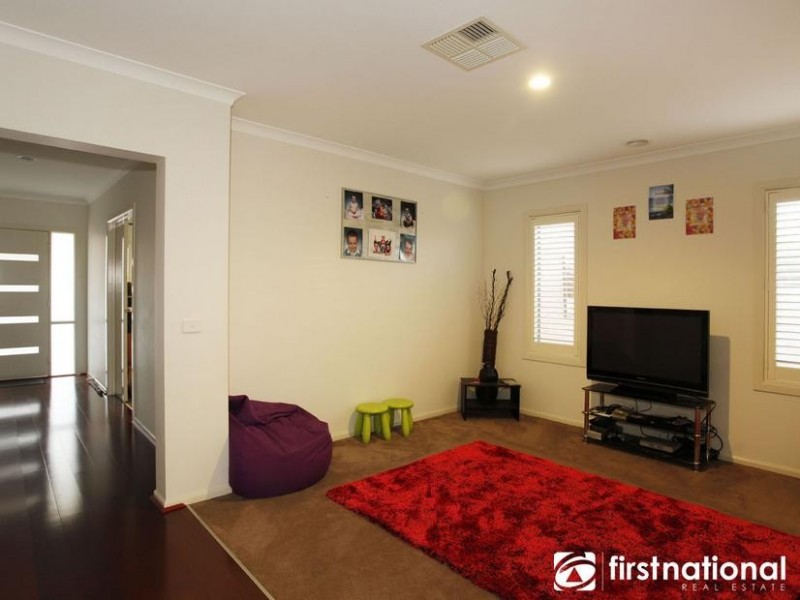 4 Blandford Crescent, Narre Warren South VIC 3805