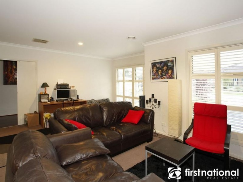 4 Blandford Crescent, Narre Warren South VIC 3805