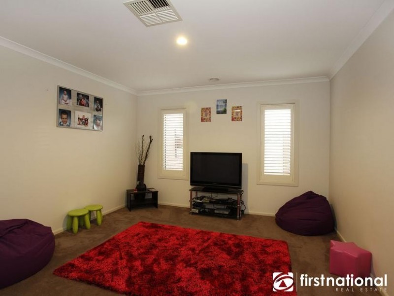 4 Blandford Crescent, Narre Warren South VIC 3805