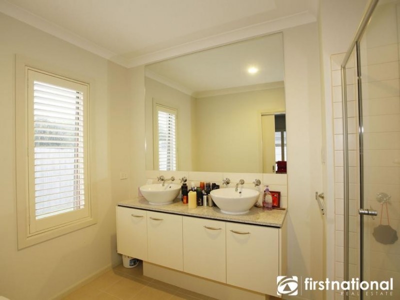 4 Blandford Crescent, Narre Warren South VIC 3805