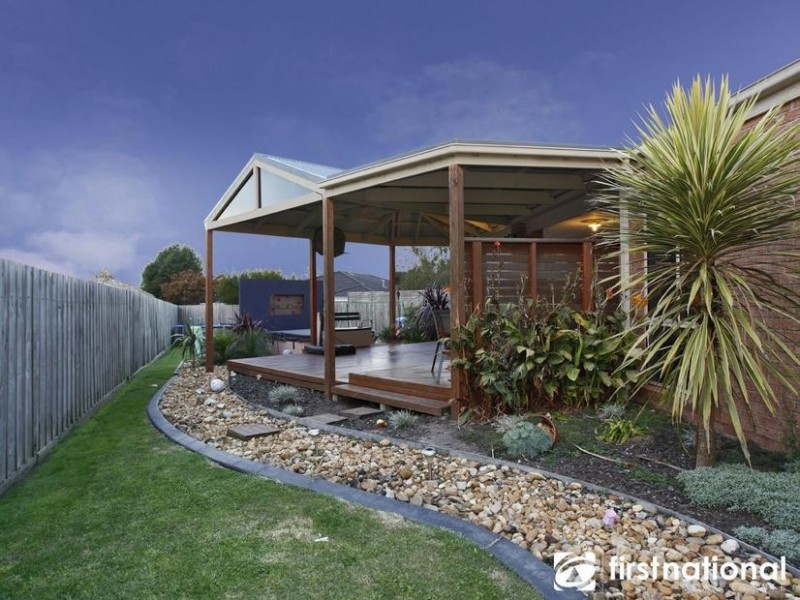 4 Blandford Crescent, Narre Warren South VIC 3805