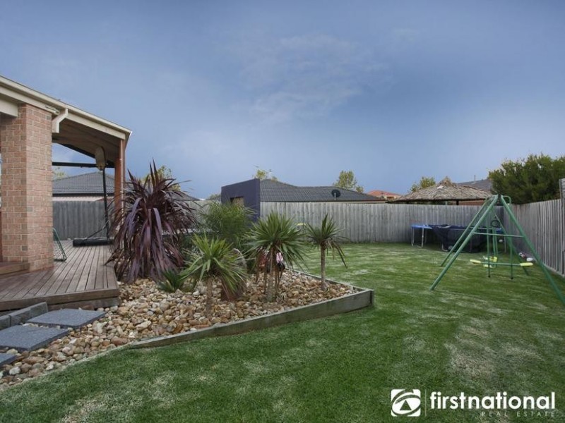 4 Blandford Crescent, Narre Warren South VIC 3805
