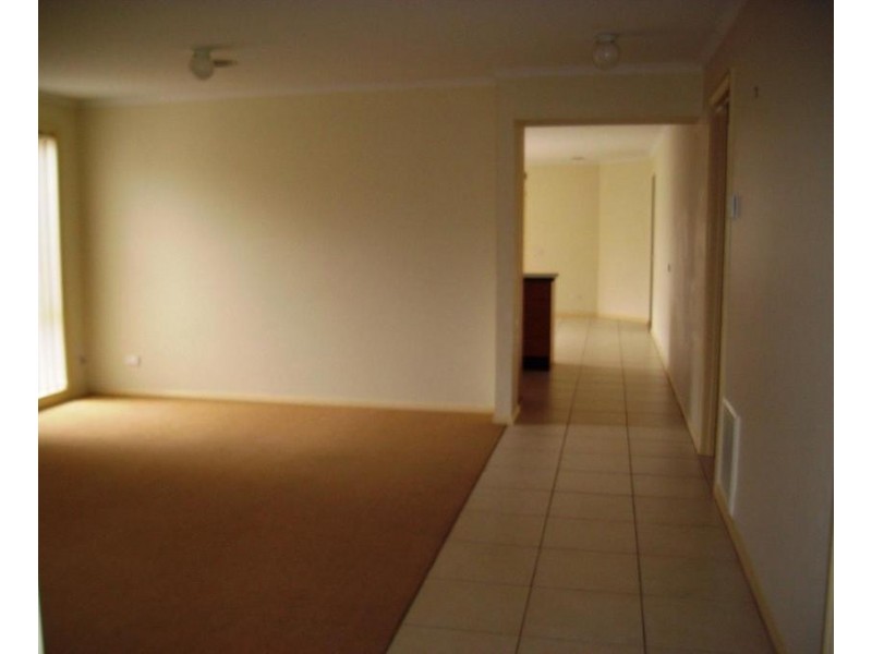 2 Pineview Court, Narre Warren South VIC 3805