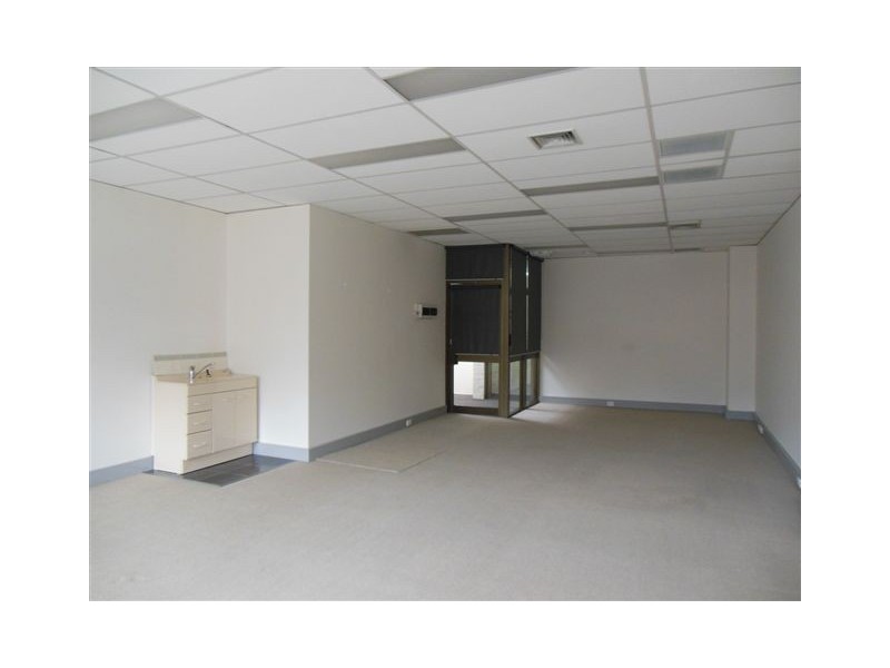 6-8 Gloucester Avenue, Berwick VIC 3806