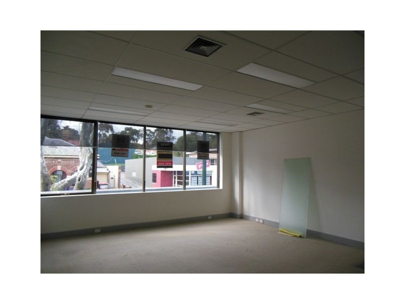 6-8 Gloucester Avenue, Berwick VIC 3806