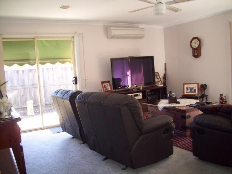 1/13a Templeton Crescent, Pakenham VIC 3810