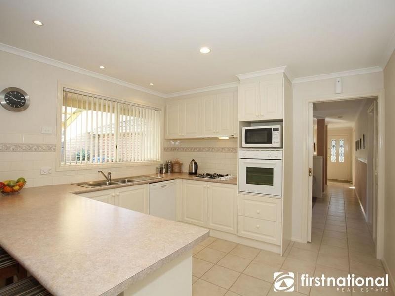 48 Earlsfield Drive, Berwick VIC 3806