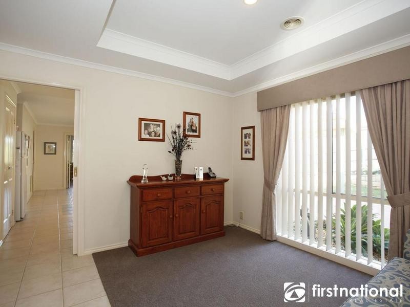 48 Earlsfield Drive, Berwick VIC 3806