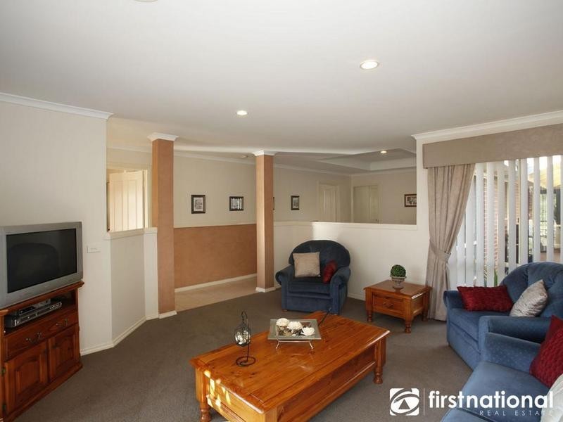 48 Earlsfield Drive, Berwick VIC 3806