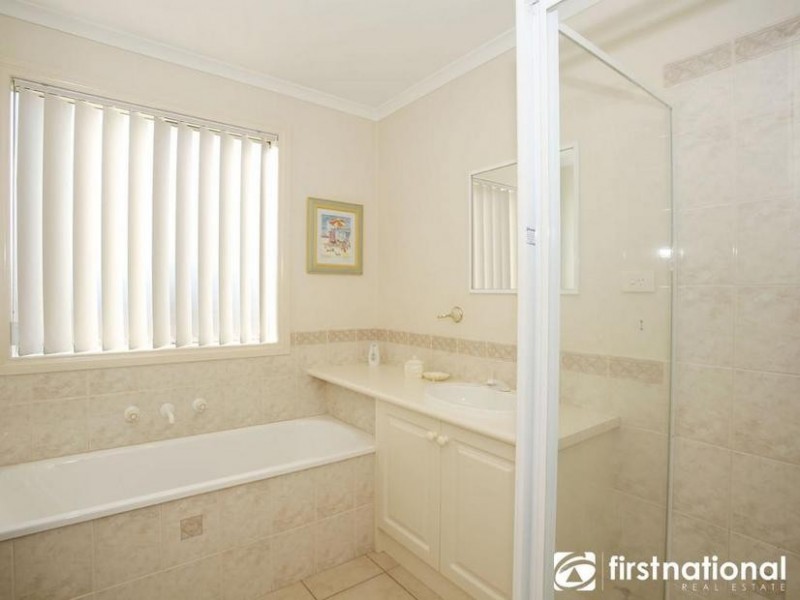 48 Earlsfield Drive, Berwick VIC 3806