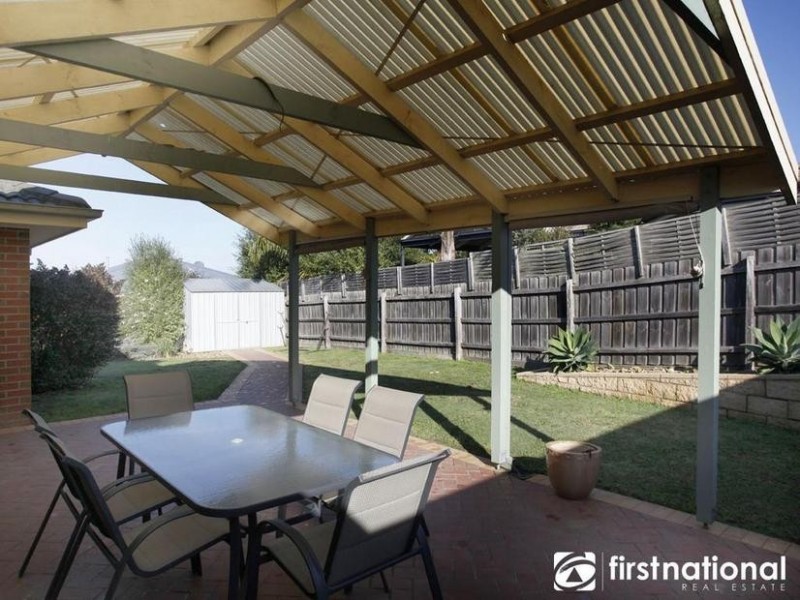 48 Earlsfield Drive, Berwick VIC 3806