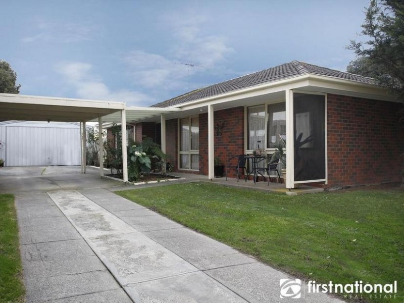 33 Guildford Crescent, Narre Warren VIC 3805