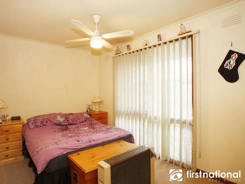 33 Guildford Crescent, Narre Warren VIC 3805