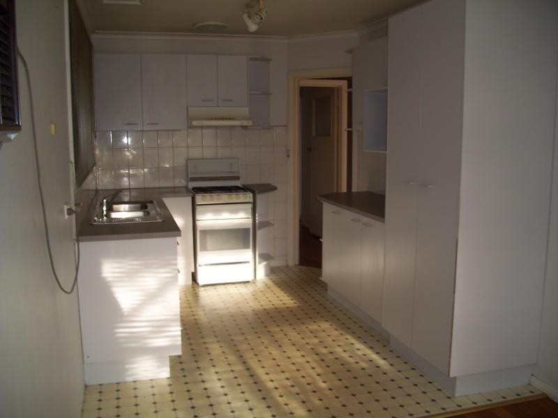 50 Sweetgum Avenue, Narre Warren VIC 3805