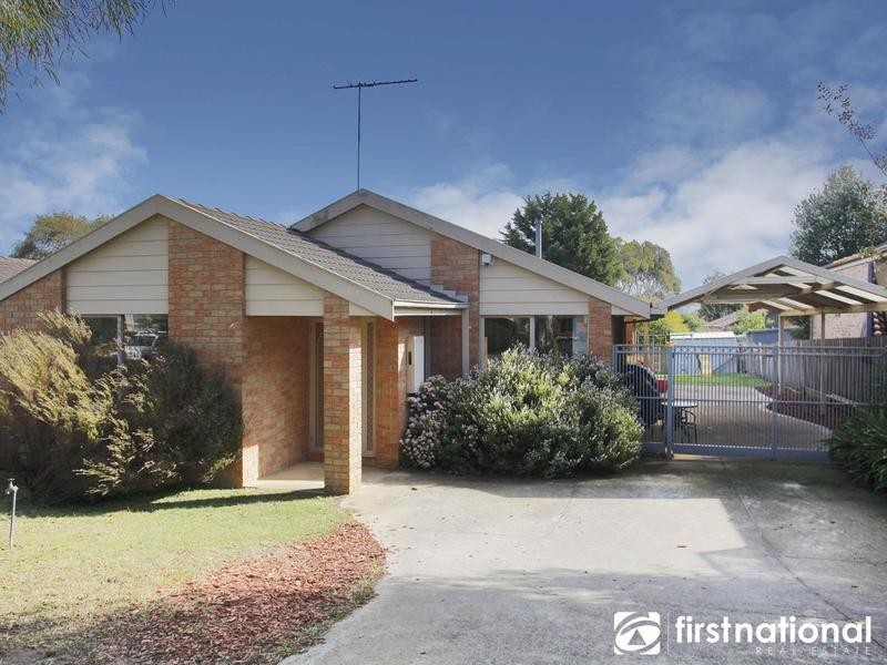 24 Adelaide Close, Berwick VIC 3806