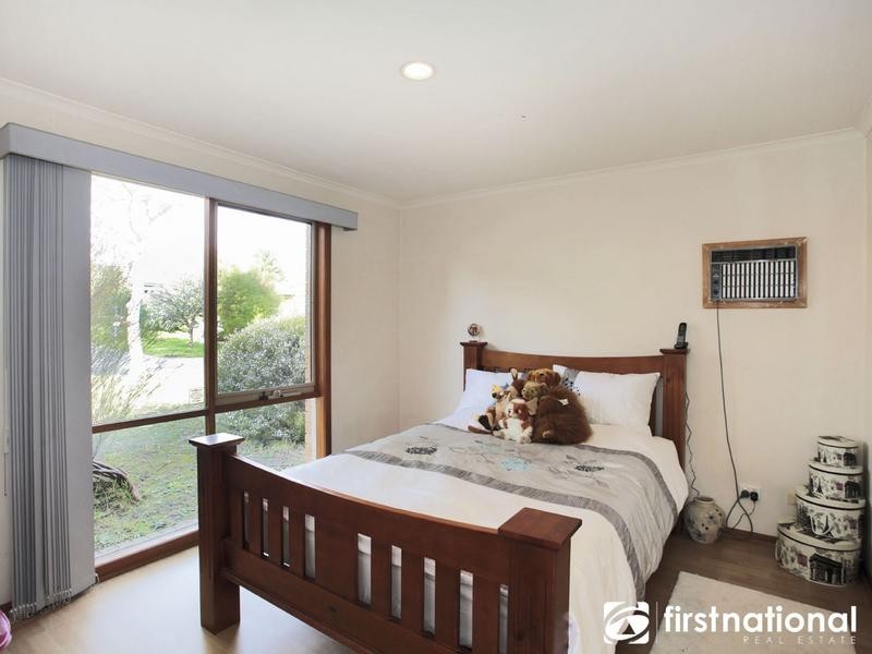 24 Adelaide Close, Berwick VIC 3806