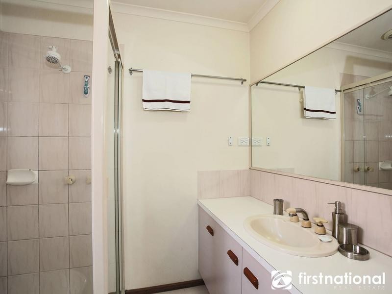 24 Adelaide Close, Berwick VIC 3806