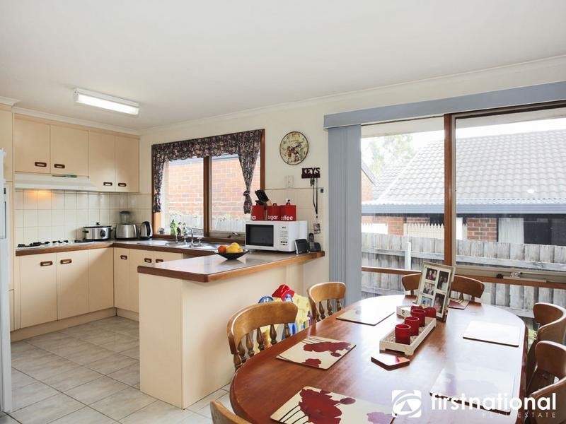 24 Adelaide Close, Berwick VIC 3806