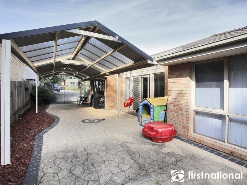 24 Adelaide Close, Berwick VIC 3806