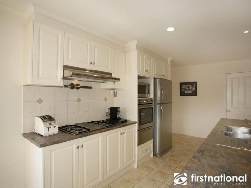 108 Bemersyde Drive, Berwick VIC 3806