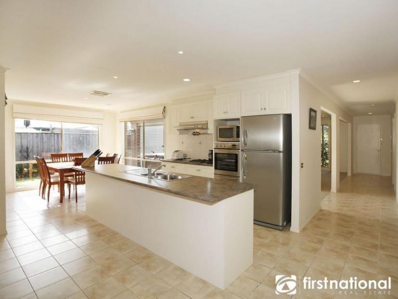 108 Bemersyde Drive, Berwick VIC 3806