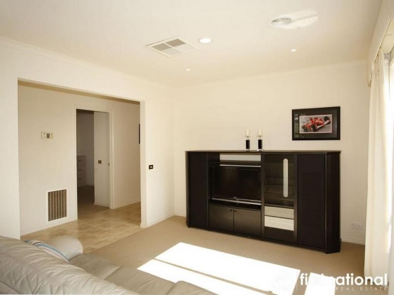 108 Bemersyde Drive, Berwick VIC 3806