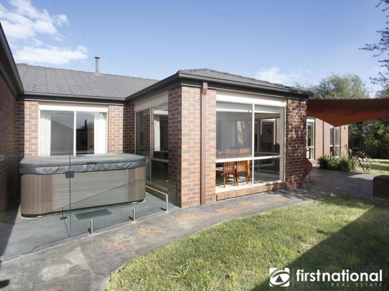 108 Bemersyde Drive, Berwick VIC 3806