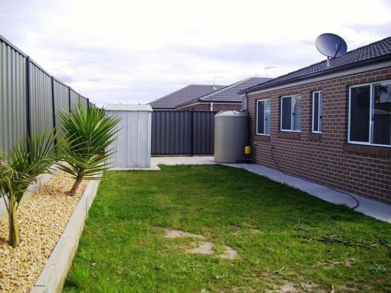 18 Lucerne Circuit, Pakenham VIC 3810