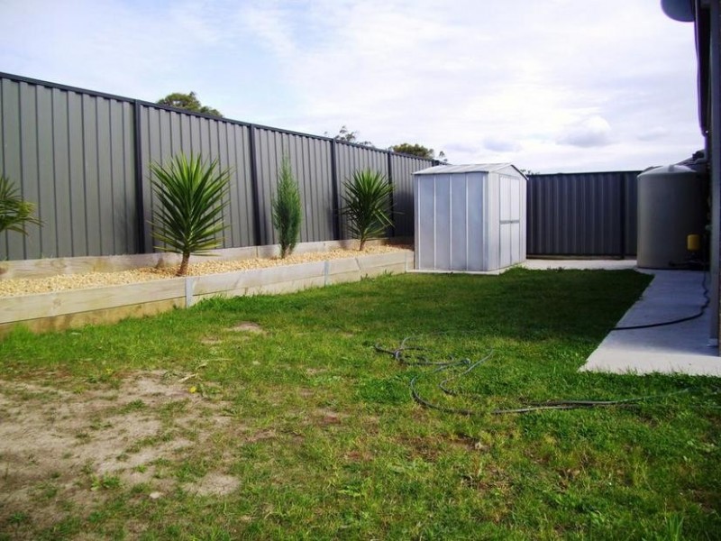 18 Lucerne Circuit, Pakenham VIC 3810