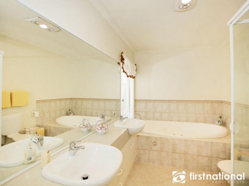 21 The Promenade, Narre Warren South VIC 3805