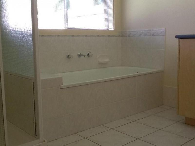 21 Galloway Drive, Narre Warren South VIC 3805