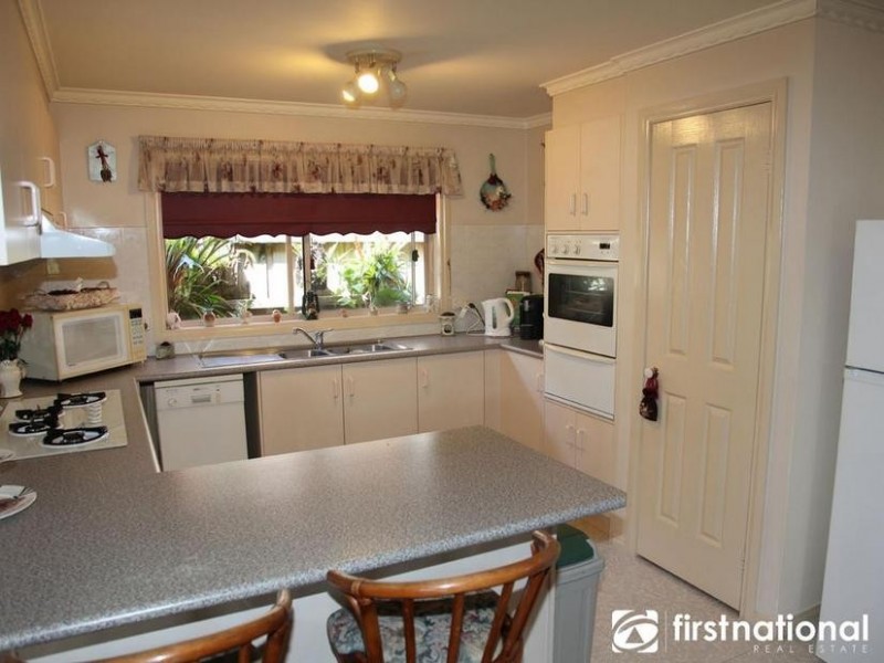 15 Claremont Glen, Berwick VIC 3806